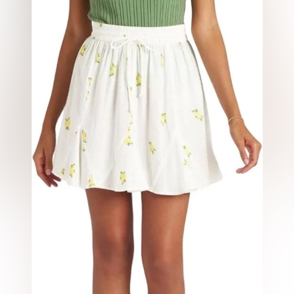 NWT Vero Moda Maya Floral High Waist Skirt Sz XS A0306 B4